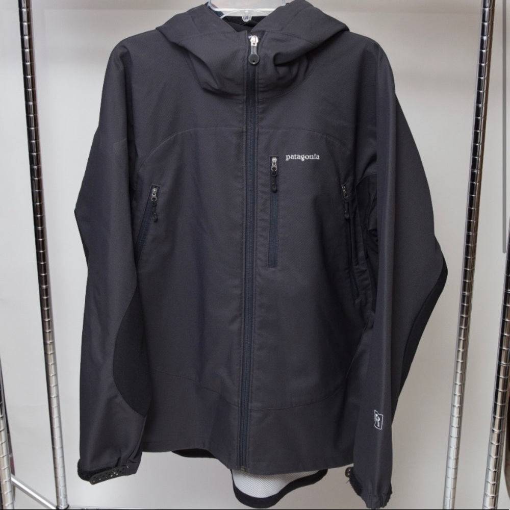 Patagonia rain/wind jacket size L